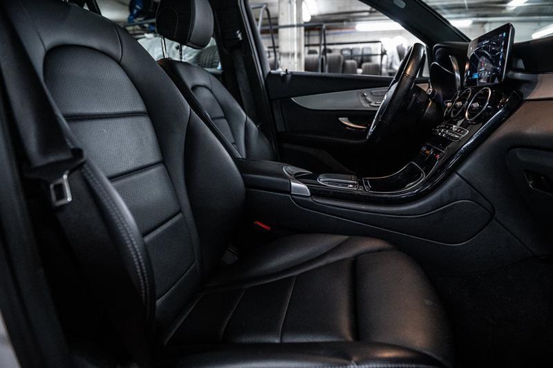 mercedes-benz GLC300 2022 - 40