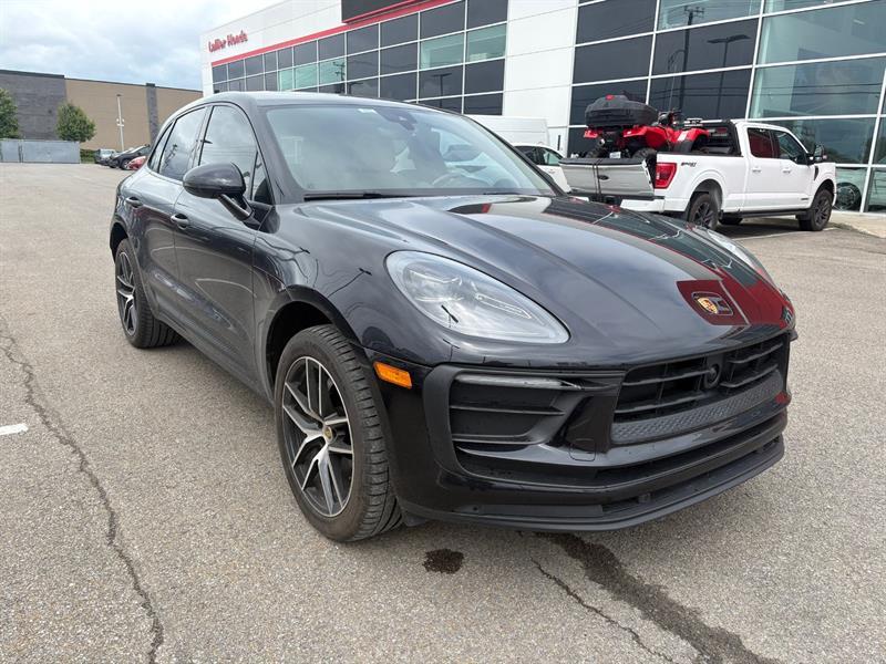 2025 Porsche Macan - Image 3