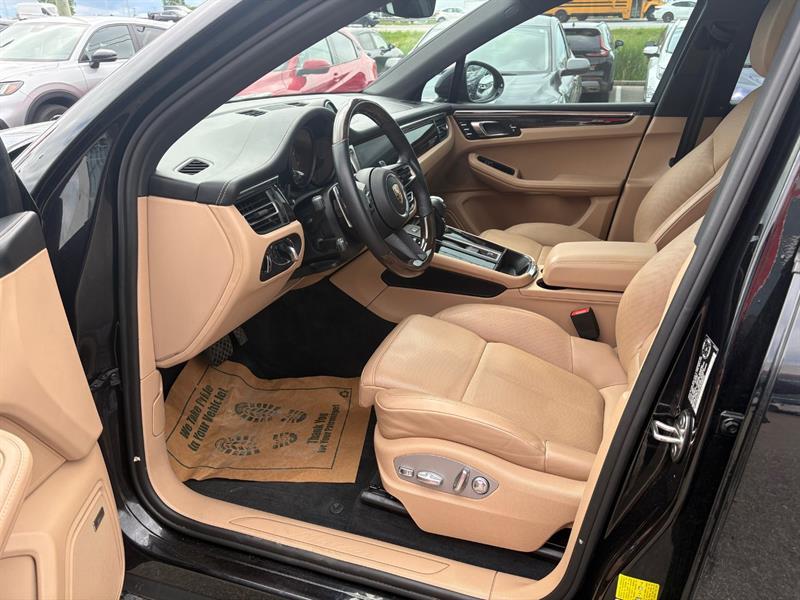 2025 Porsche Macan - Image 7