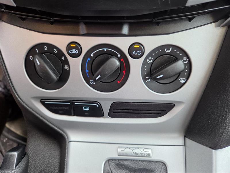 ford Focus 2013 - 23