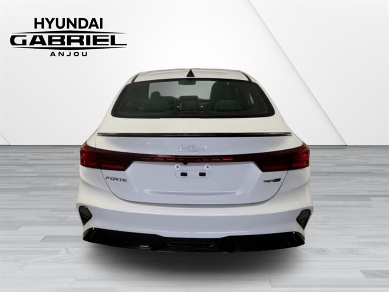 kia Forte 2024 - 5