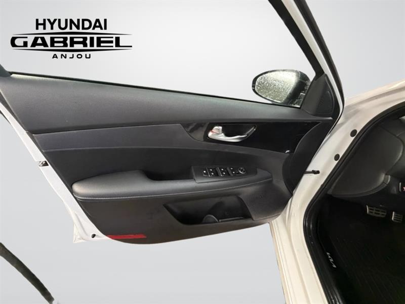 kia Forte 2024 - 14