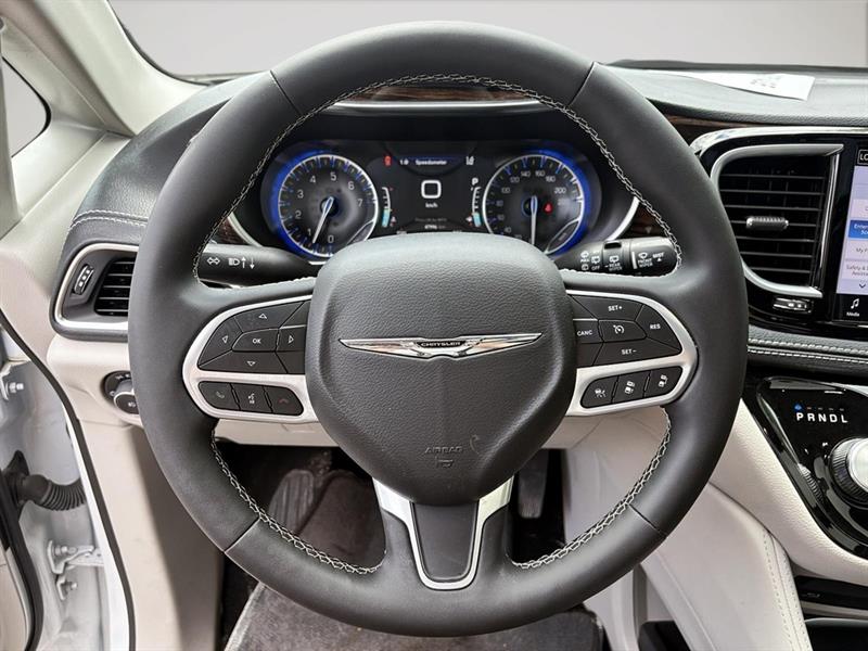 chrysler Pacifica 2024 - 17