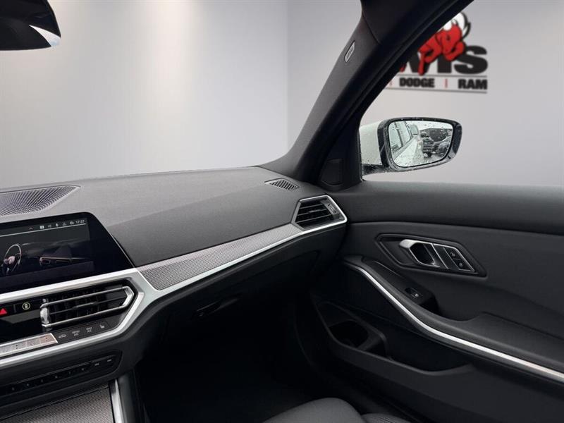 bmw 330I 2020 - 11