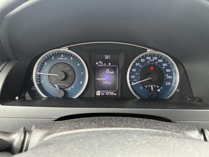 toyota Camry 2017 - 12