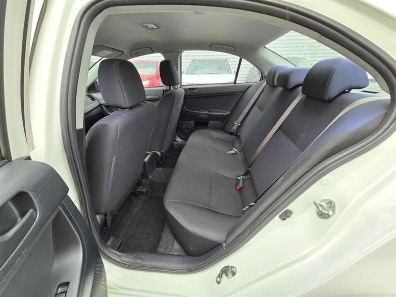 mitsubishi Lancer 2015 - 9