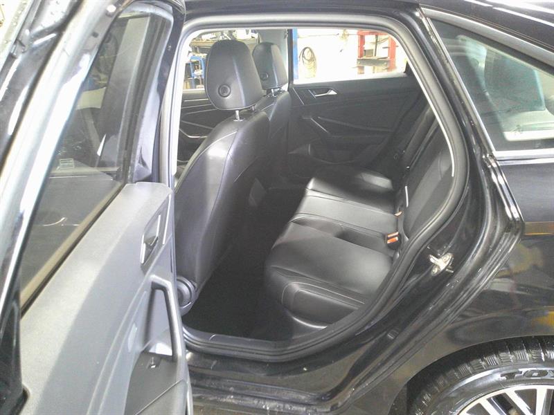 volkswagen Jetta 2019 - 11