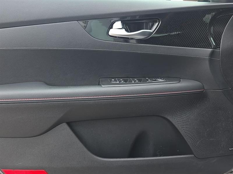 kia Forte 2024 - 21