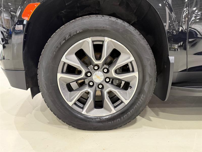 chevrolet Suburban 2022 - 8