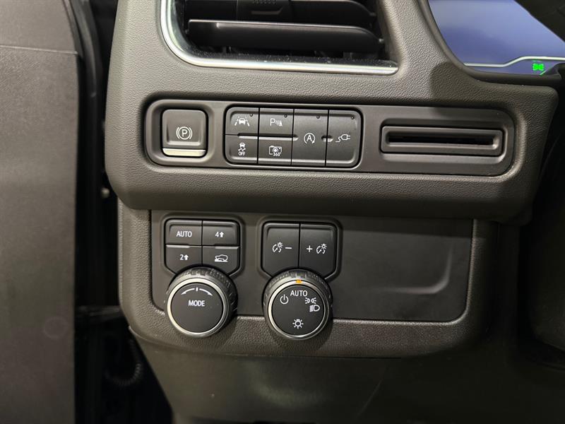chevrolet Suburban 2022 - 27