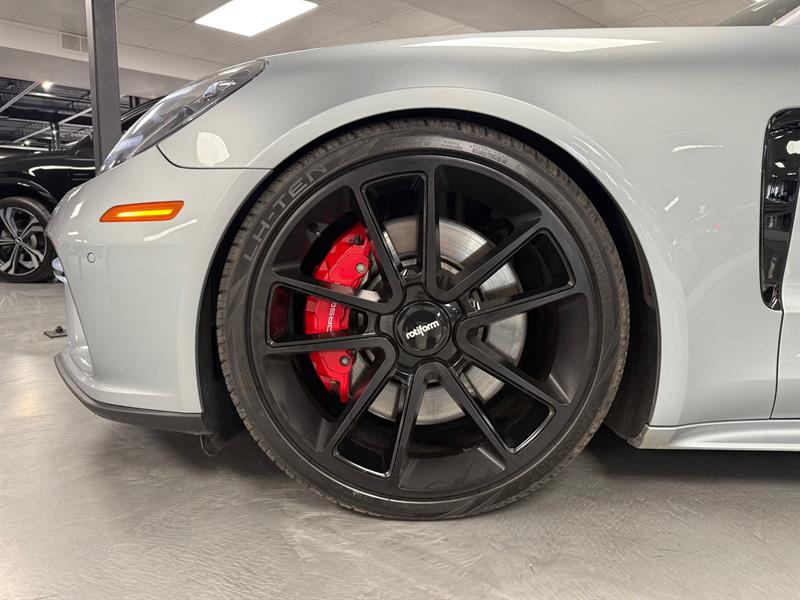 Porsche Panamera 9