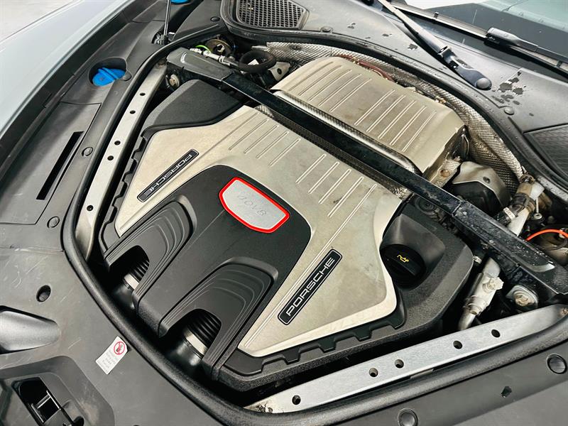 Porsche Panamera 38