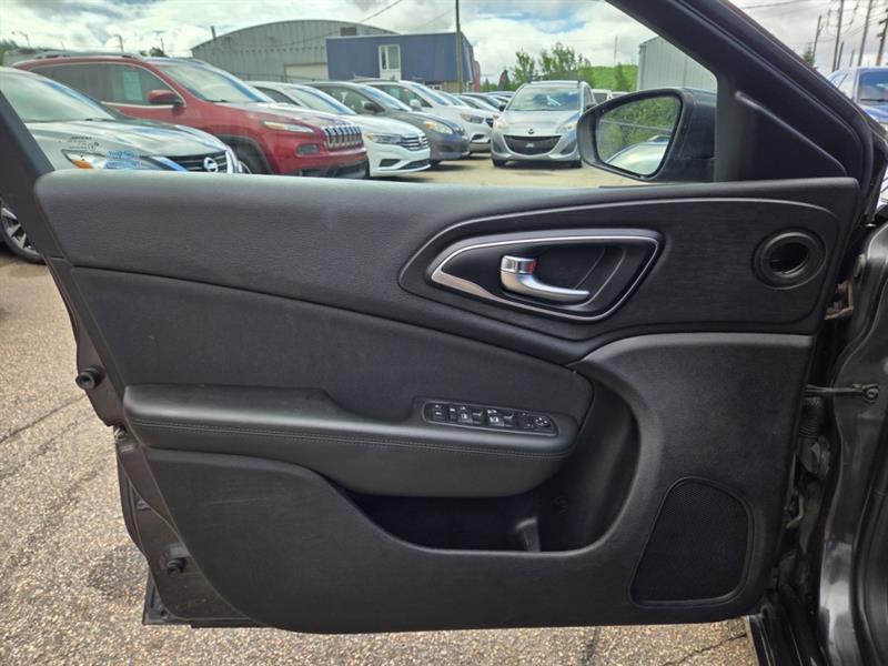 chrysler 200 2016 - 21