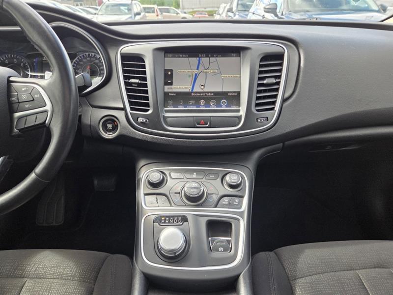 chrysler 200 2016 - 32
