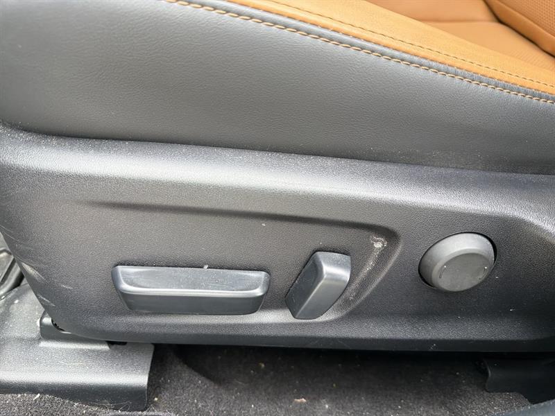 lexus IS 300 2025 - 20