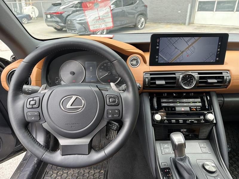 lexus IS 300 2025 - 29