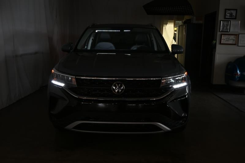 2022 Volkswagen Taos - Image 36
