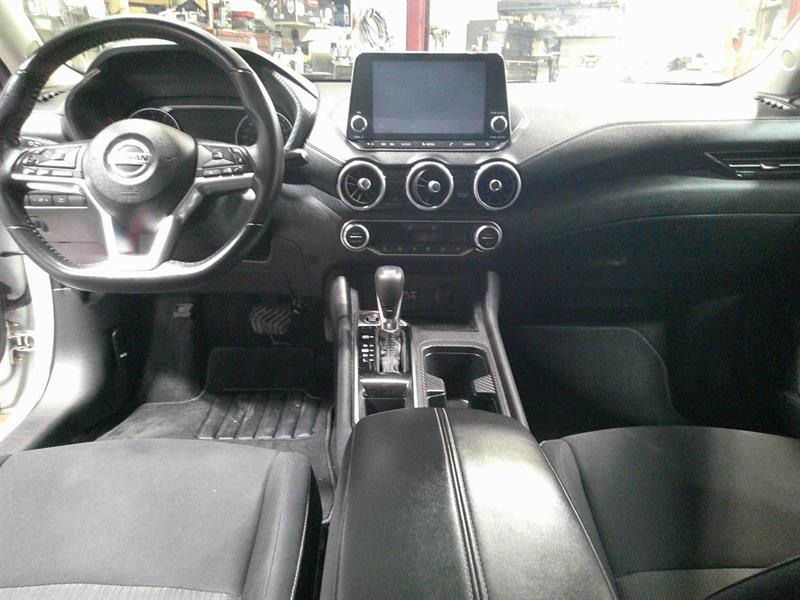 nissan Sentra 2020 - 12