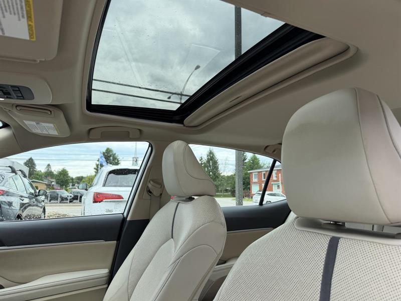 toyota Camry 2022 - 12