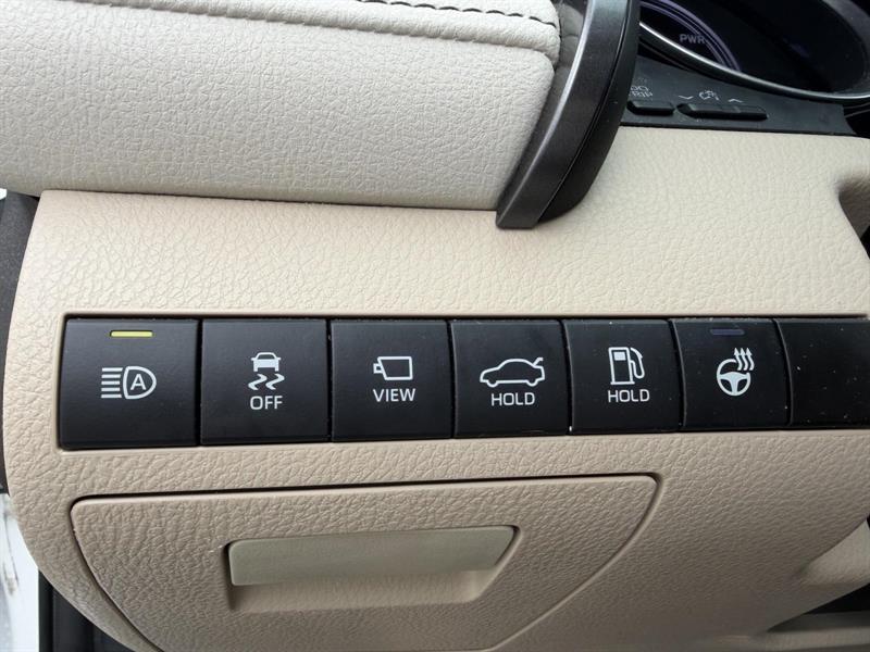 toyota Camry 2022 - 15