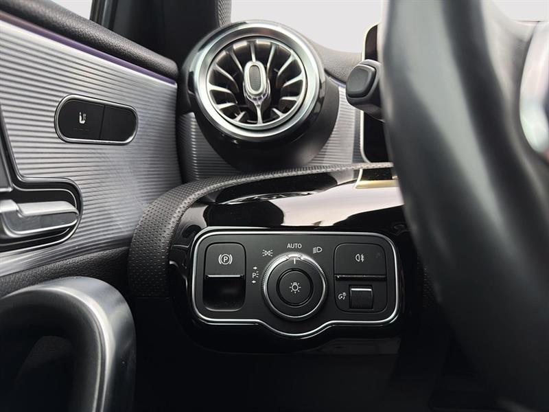 mercedes-benz A-Class 2020 - 22