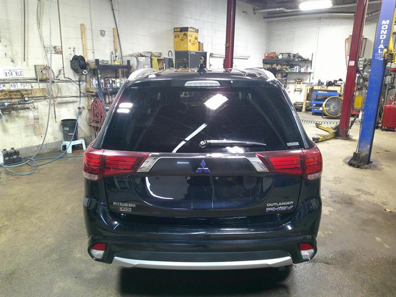 mitsubishi Outlander rechargeable 2018 - 4