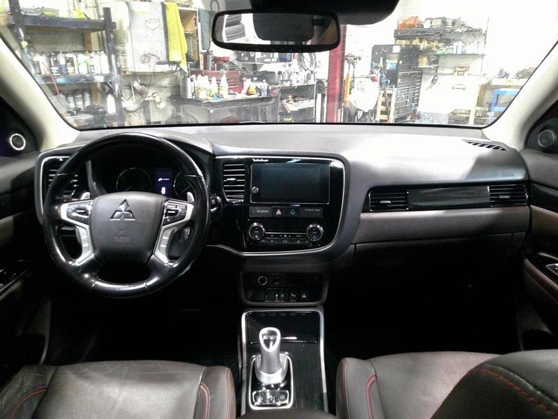 mitsubishi Outlander rechargeable 2018 - 15