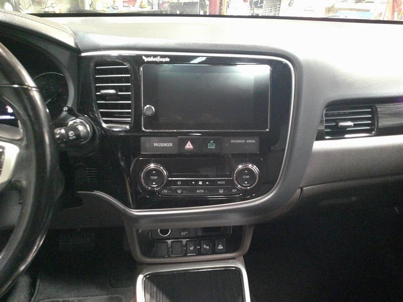 mitsubishi Outlander rechargeable 2018 - 18