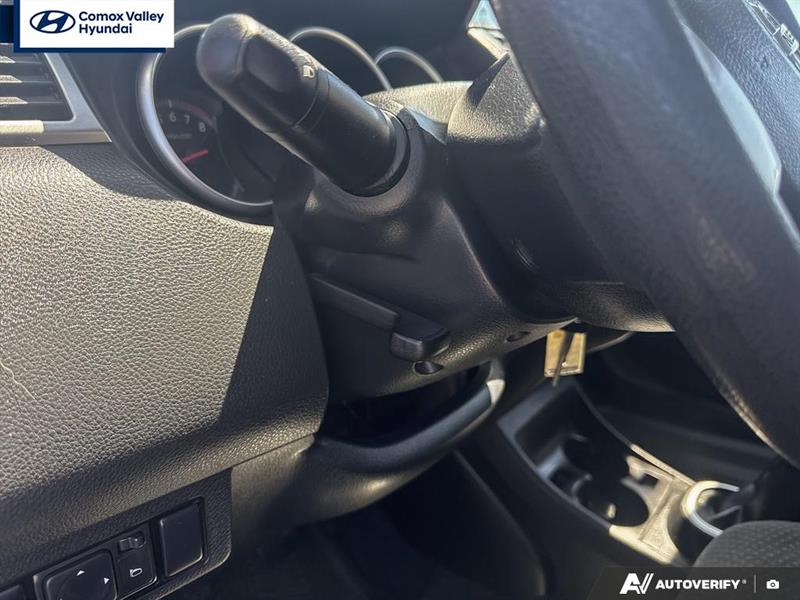 nissan Versa 2011 - 24