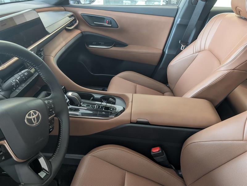 toyota Crown Signia 2025 - 12