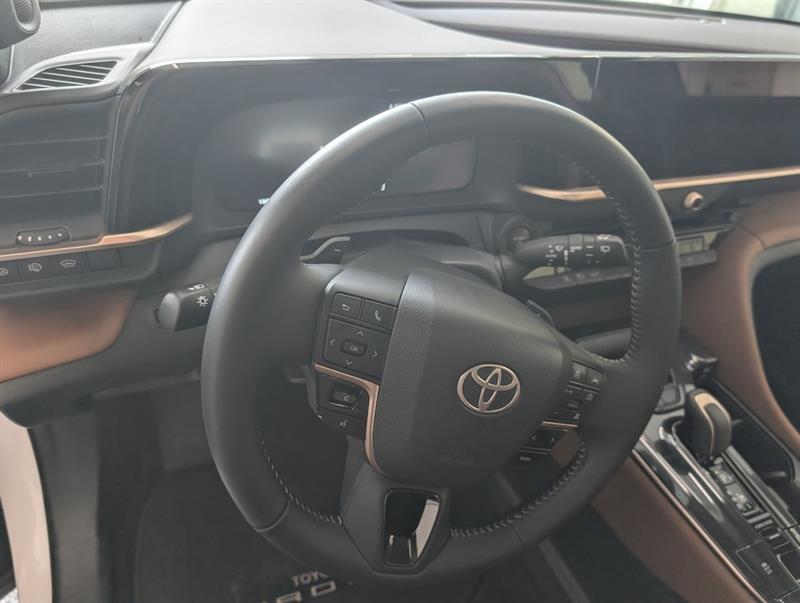 toyota Crown Signia 2025 - 13