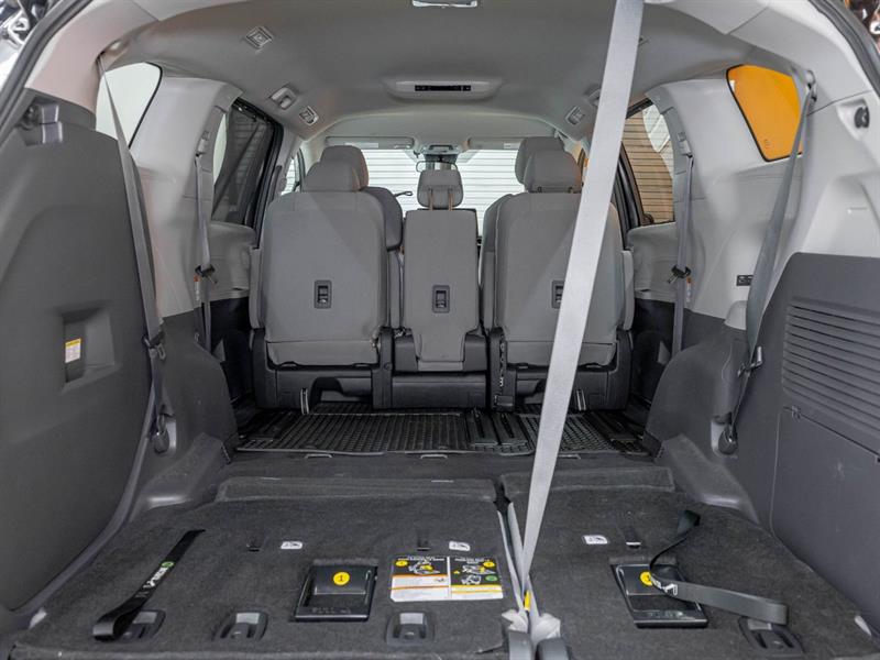 toyota Sienna 2022 - 32