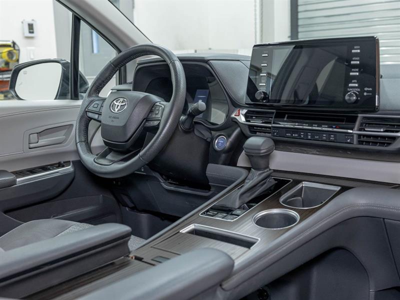 toyota Sienna 2022 - 27