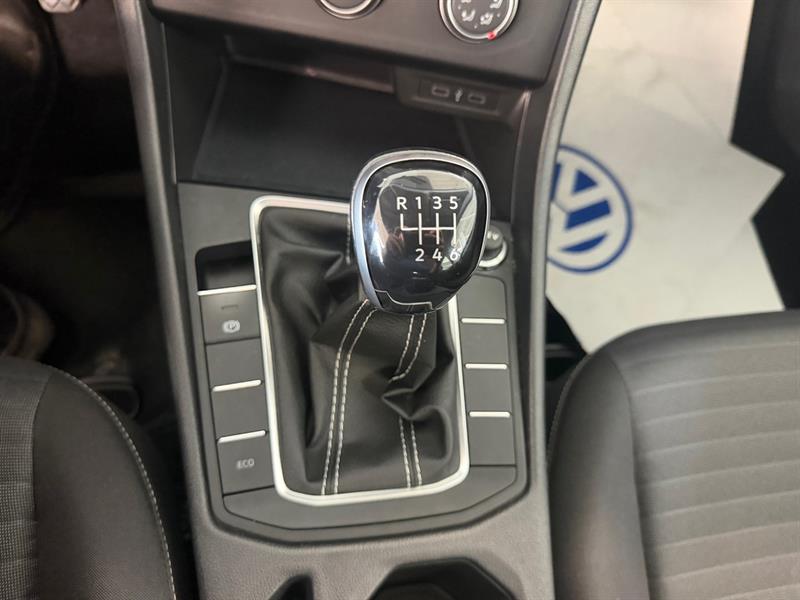 volkswagen Jetta 2022 - 16