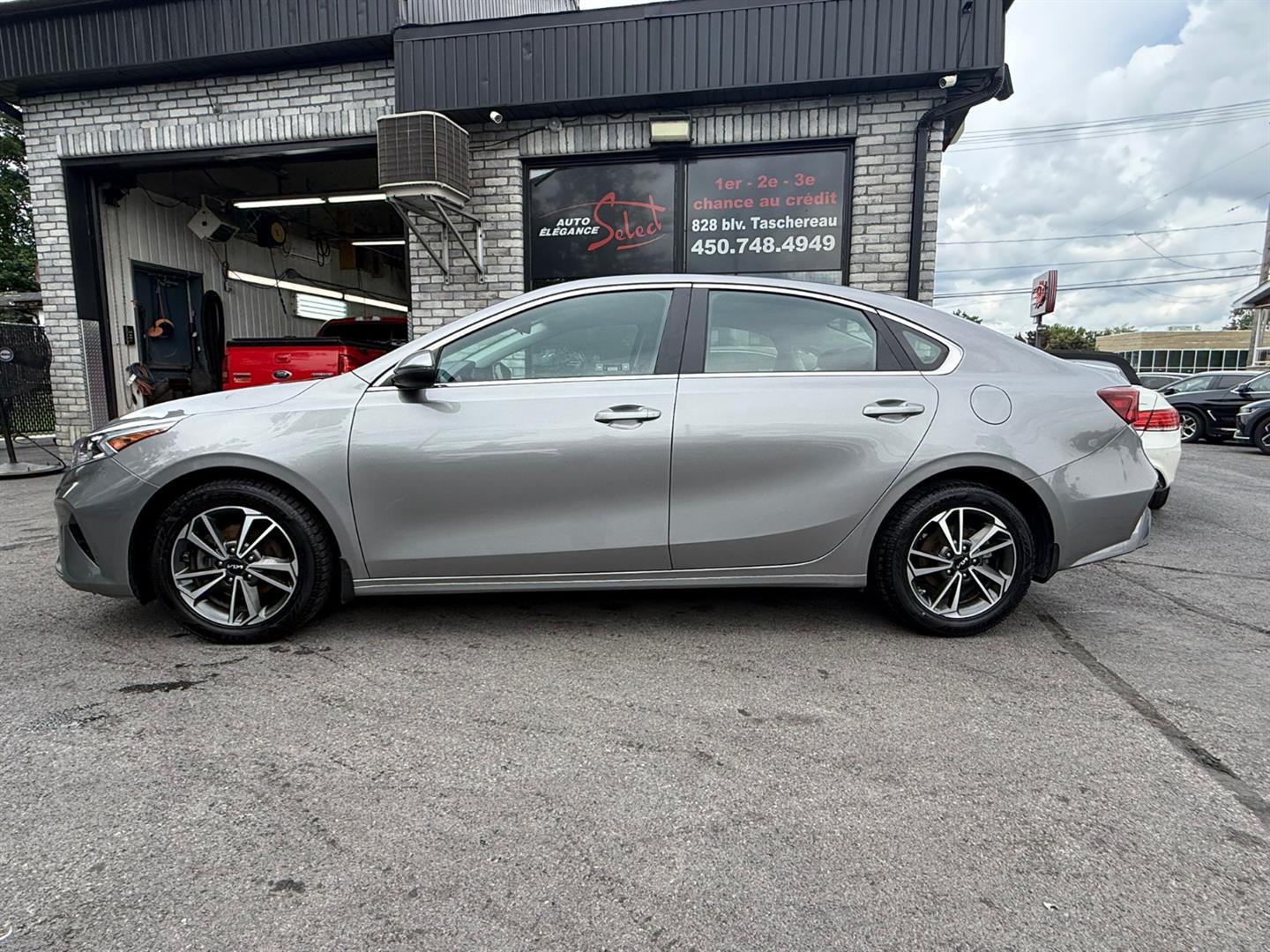 kia Forte 2023 - 11