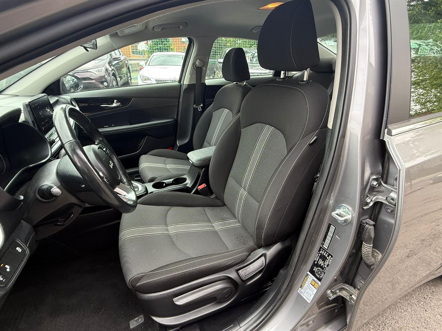 kia Forte 2023 - 26