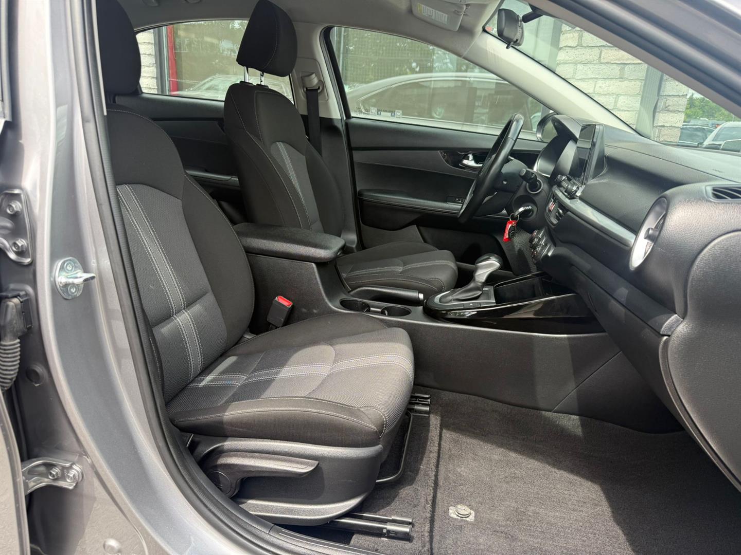 kia Forte 2023 - 27