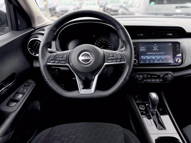 nissan Kicks Play 2025 - 18