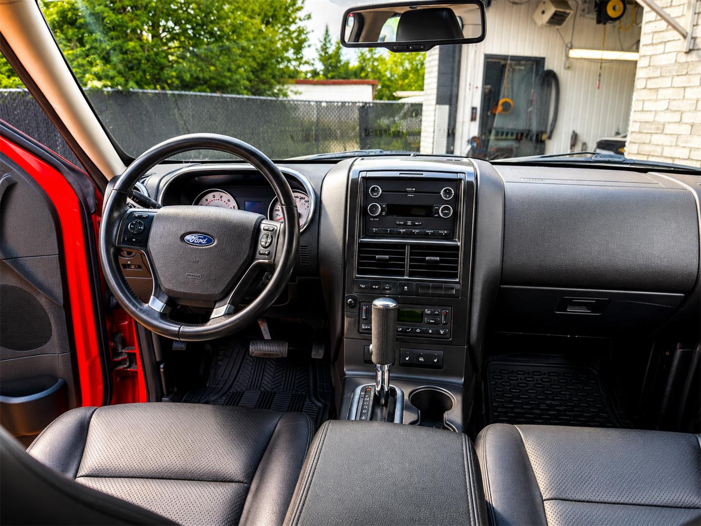 ford Explorer Sport Trac 2010 - 16