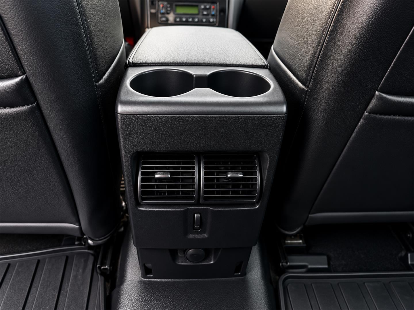 ford Explorer Sport Trac 2010 - 21