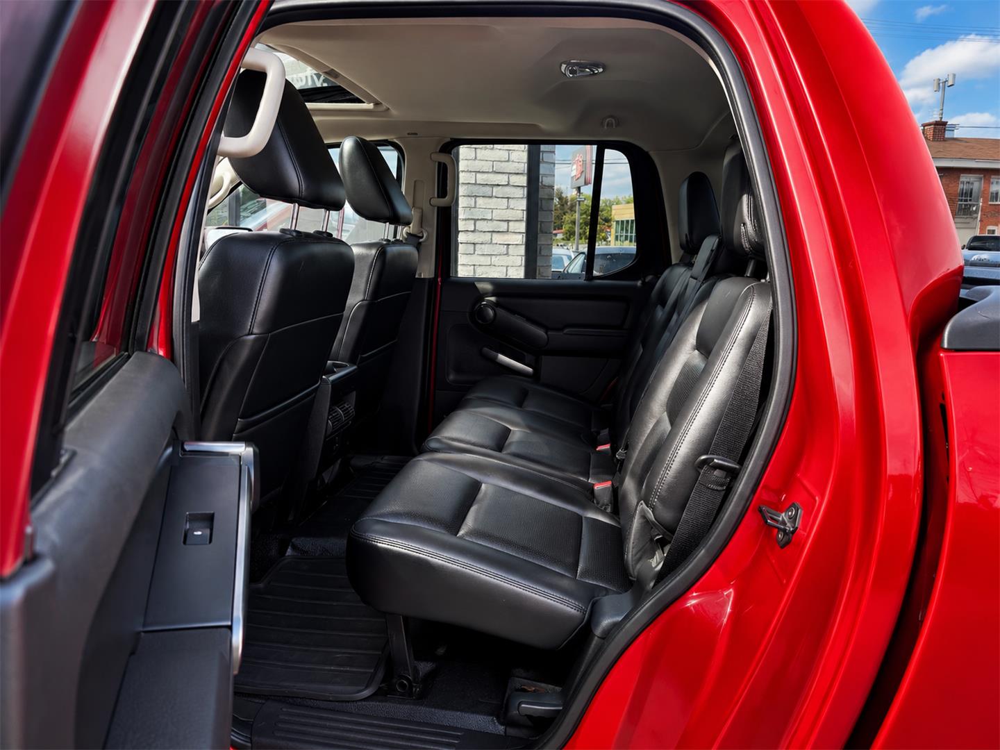 ford Explorer Sport Trac 2010 - 25