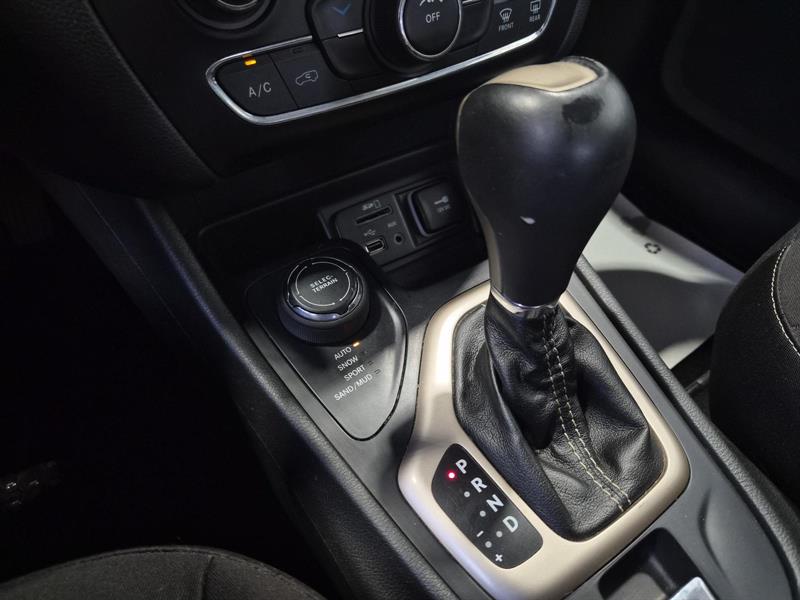 jeep Cherokee 2015 - 22