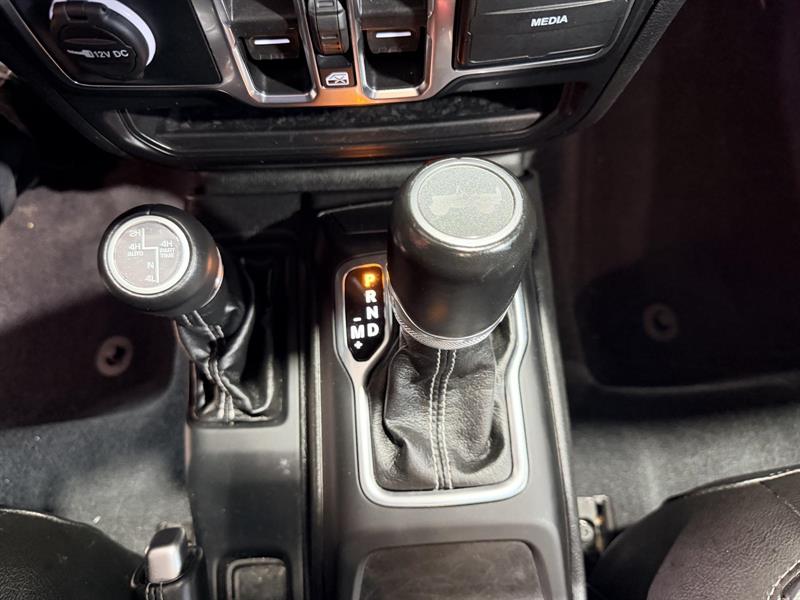 jeep Wrangler 2022 - 25