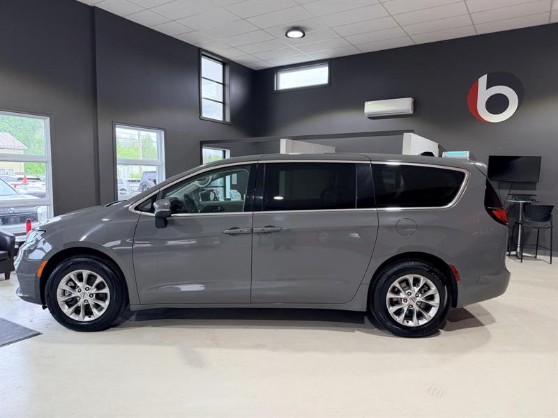 chrysler Pacifica 2023 - 3