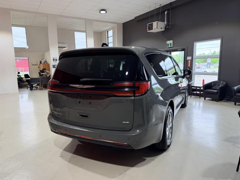 chrysler Pacifica 2023 - 10