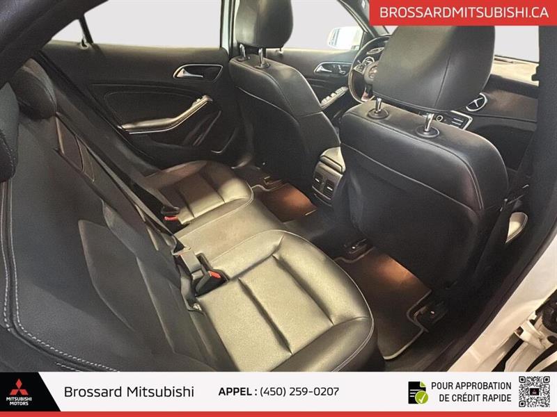 mercedes-benz GLA 2020 - 13