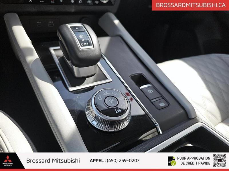 mitsubishi Outlander 2023 - 25
