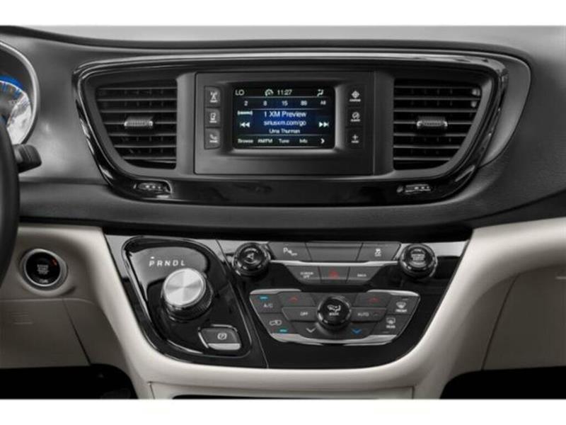 chrysler Pacifica 2020 - 11