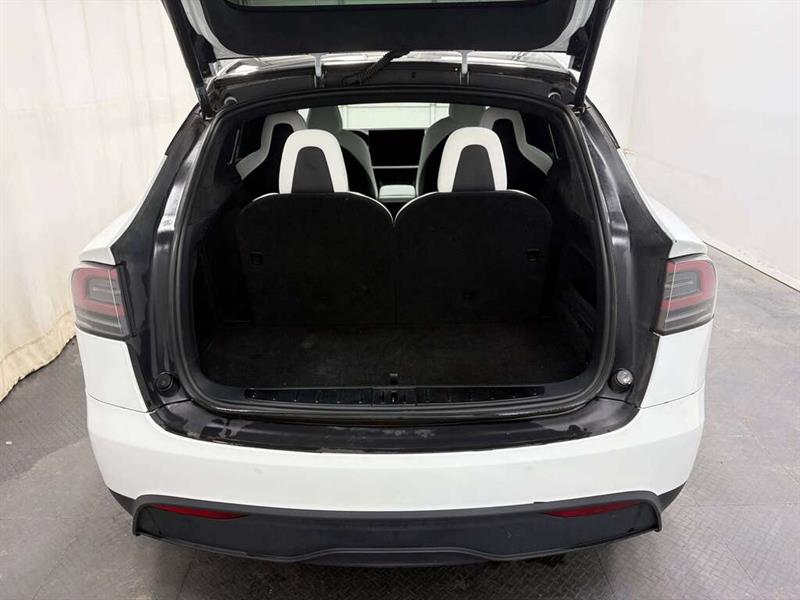 tesla Model X 2022 - 8