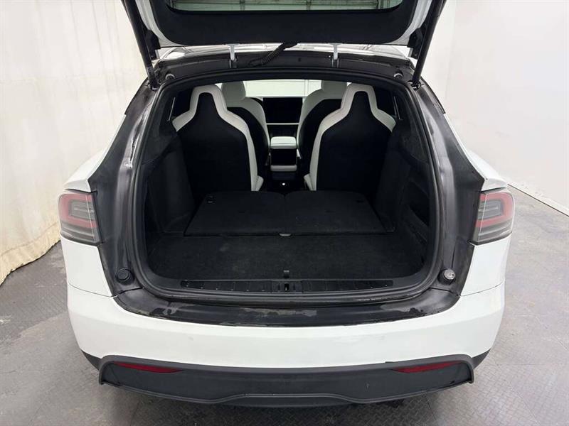 tesla Model X 2022 - 10